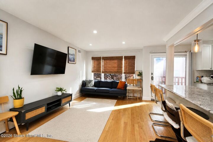 Property Photo: 10 Kay Place NY 10305