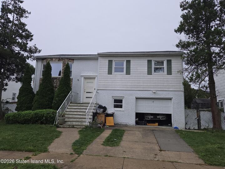 Property Photo:  120 Tillman Street  NY 10314 