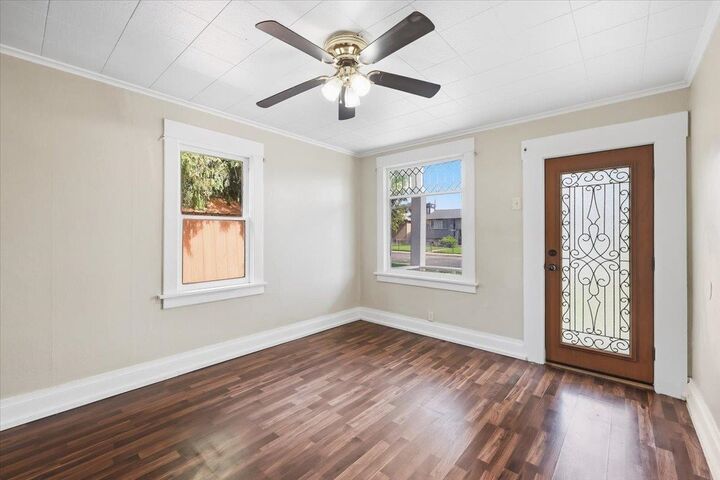 Property Photo: 2923 N Smith St WA 99207