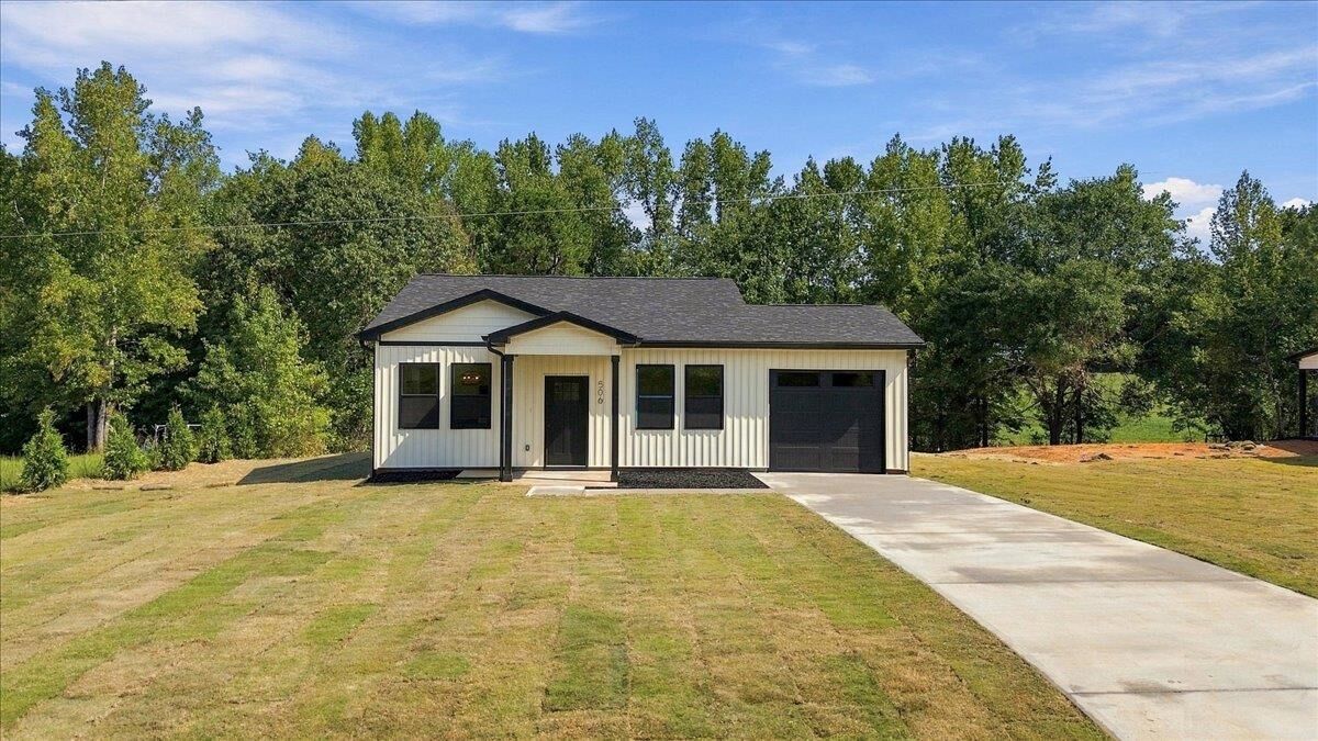 Property Photo:  506 Potter Road  SC 29341 