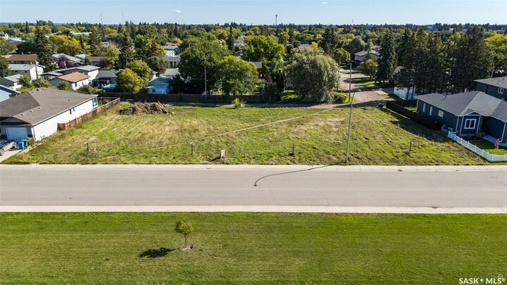 Property Photo:  2540 Woodbridge Drive  SK S6W 0A7 