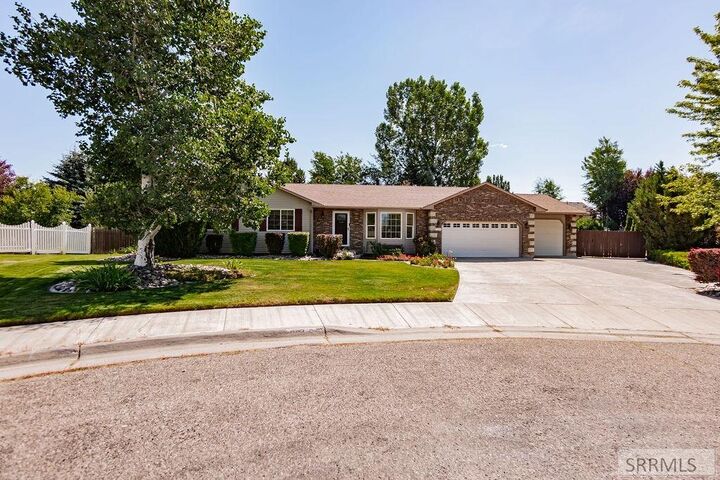 Property Photo:  1184 Shadow Mountain Court  ID 83404 