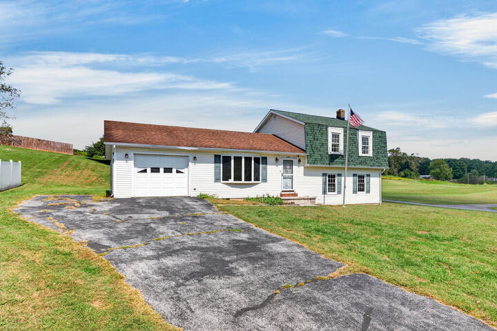 Property Photo:  7729 Lee Hwy  VA 24368 
