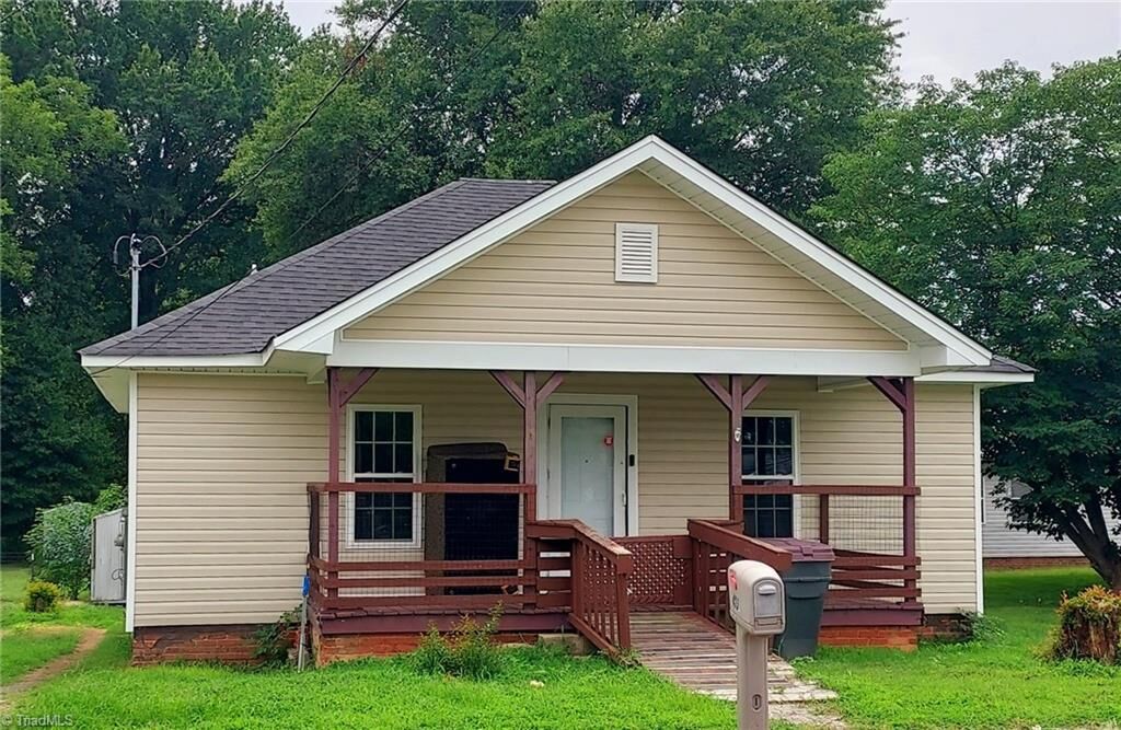 Property Photo:  403 Thomas Street  NC 27320 
