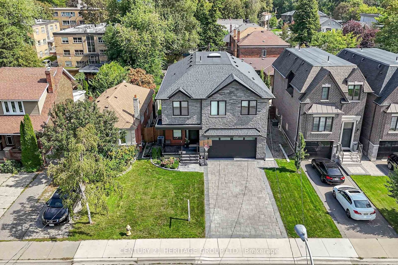 Property Photo:  99 Twenty Seventh Street  ON M8W 2X6 