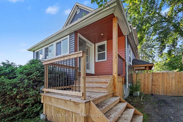 Property Photo:  1221 Fairgreen Avenue  ON K4B 1N2 