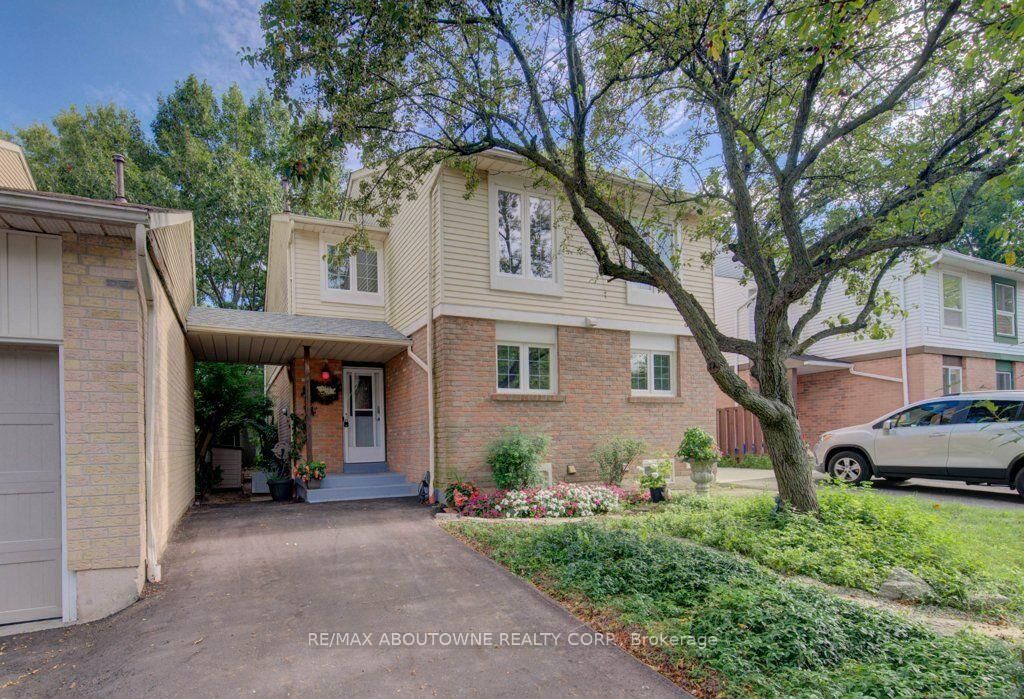 Property Photo:  1012 Elizabeth Place  ON L6H 3H8 