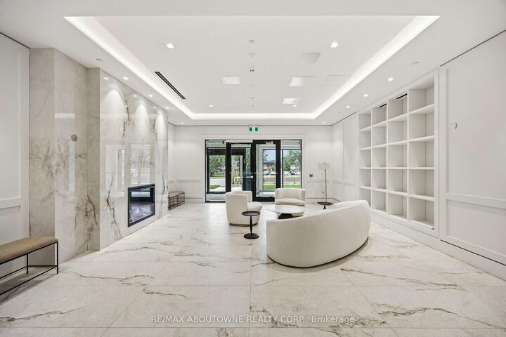 Property Photo:  4010 Eglinton Avenue W 2105  ON M9A 0G5 