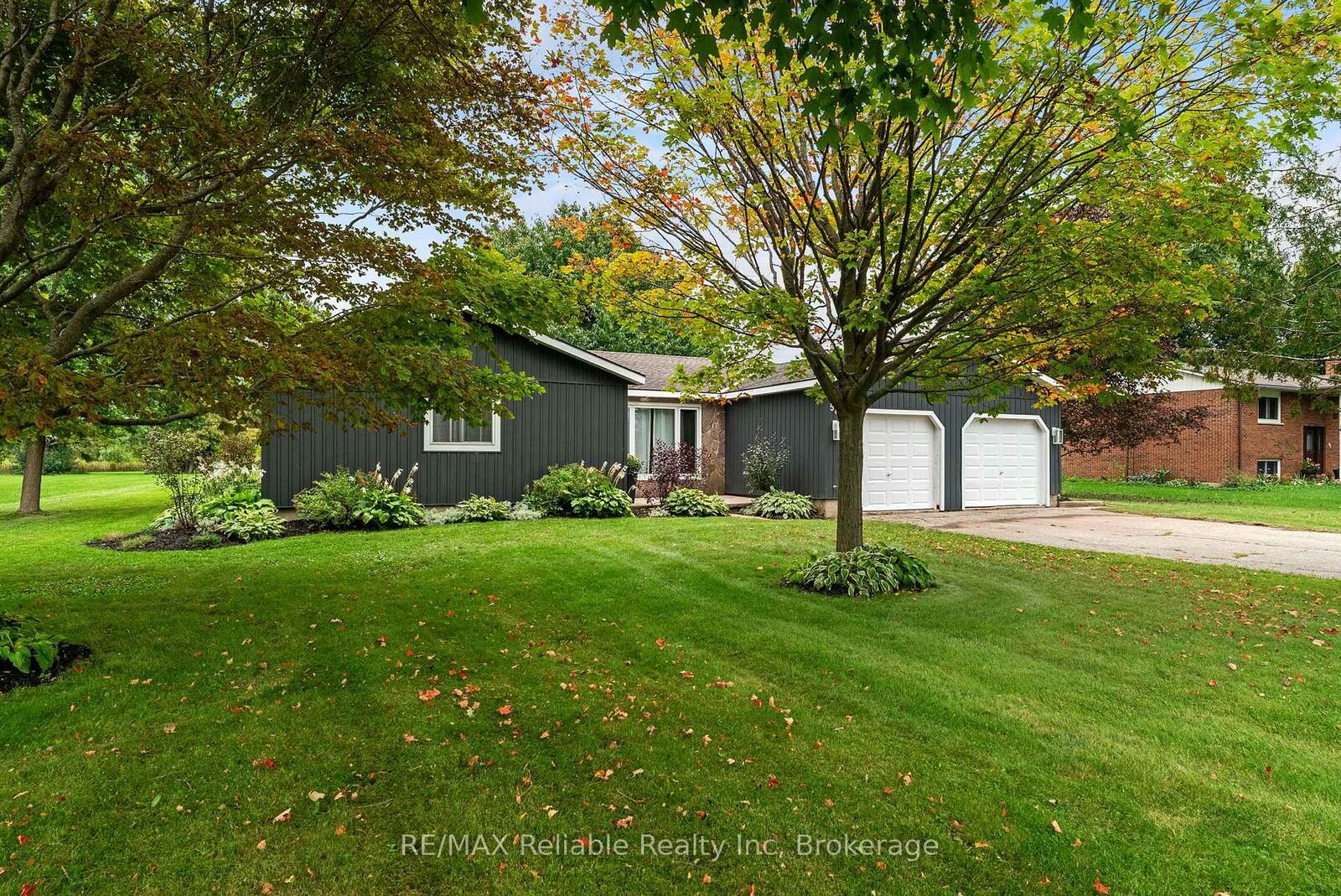 Property Photo:  58 Wellington Street S  ON N7A 3X9 