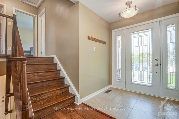Property Photo:  2678 Ulster Crescent  ON K1V 8J6 