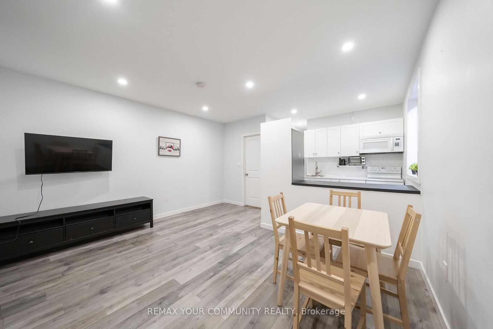 Property Photo:  50 Brownville Avenue Main  ON M6N 4L3 