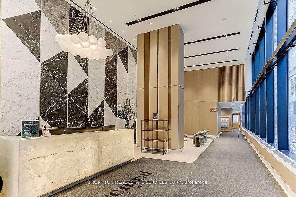 Property Photo:  38 Widmer Street 1111  ON M5V 2E9 