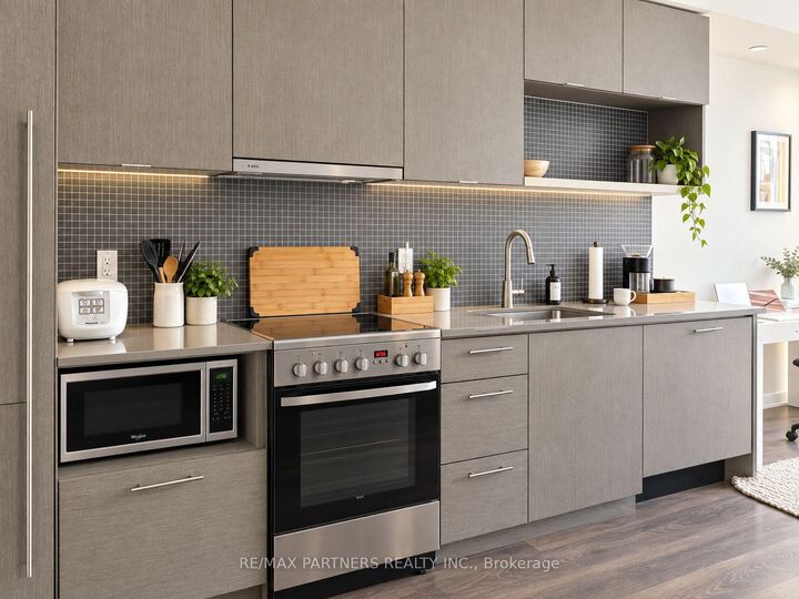 Property Photo:  435 Richmond Street W 707  ON M5V 0N3 
