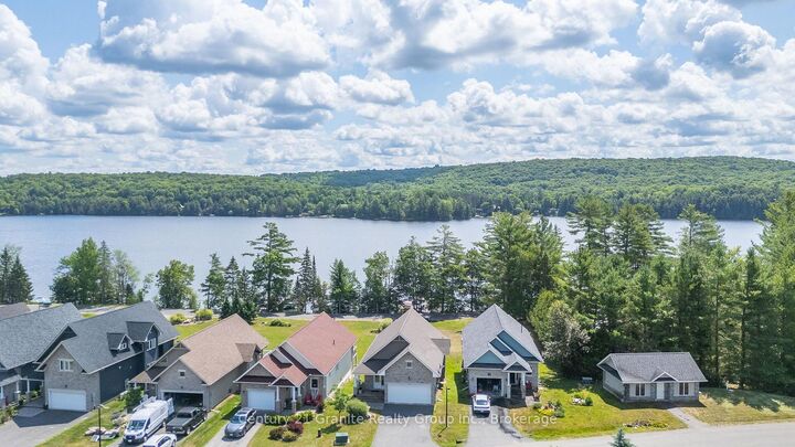 Property Photo:  17 Webb Circle  ON K0M 1S0 