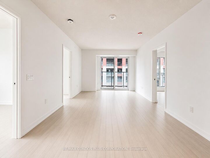 Property Photo:  4010 Eglinton Avenue W 304  ON M9A 0G5 
