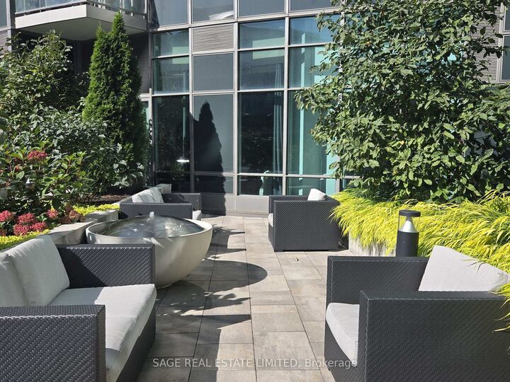 Property Photo:  361 Front Street W 2109  ON M5V 3R5 