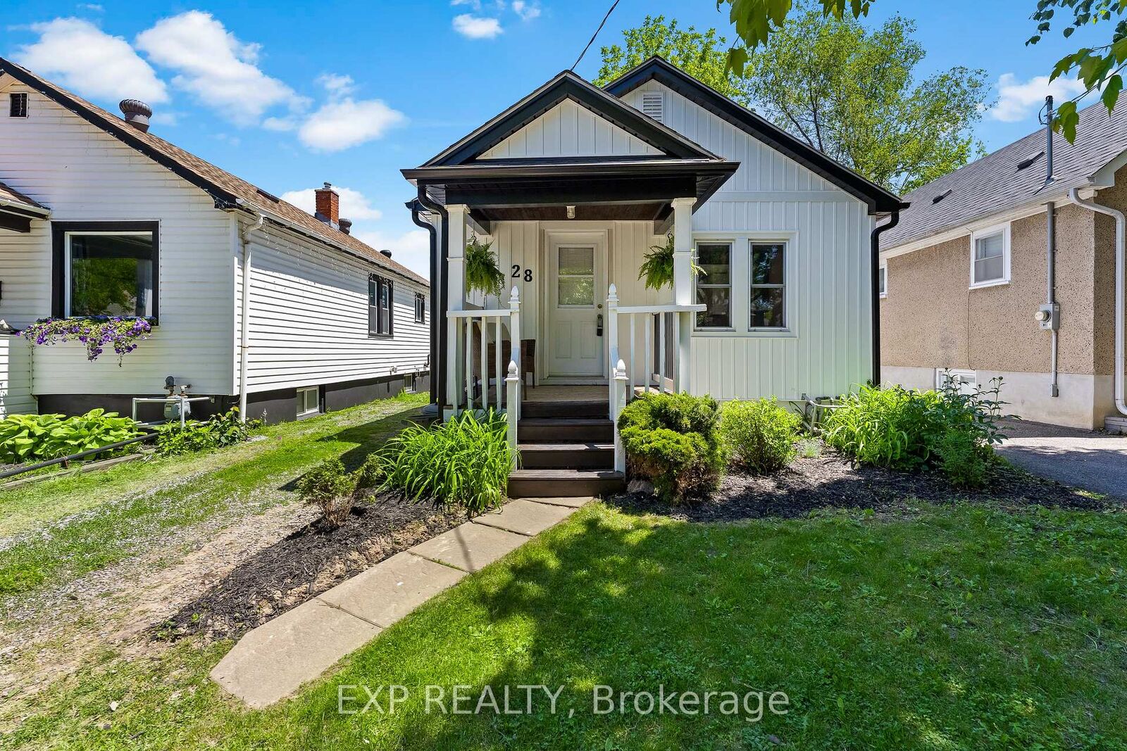Property Photo:  28 Grantham Avenue  ON L2P 3B4 