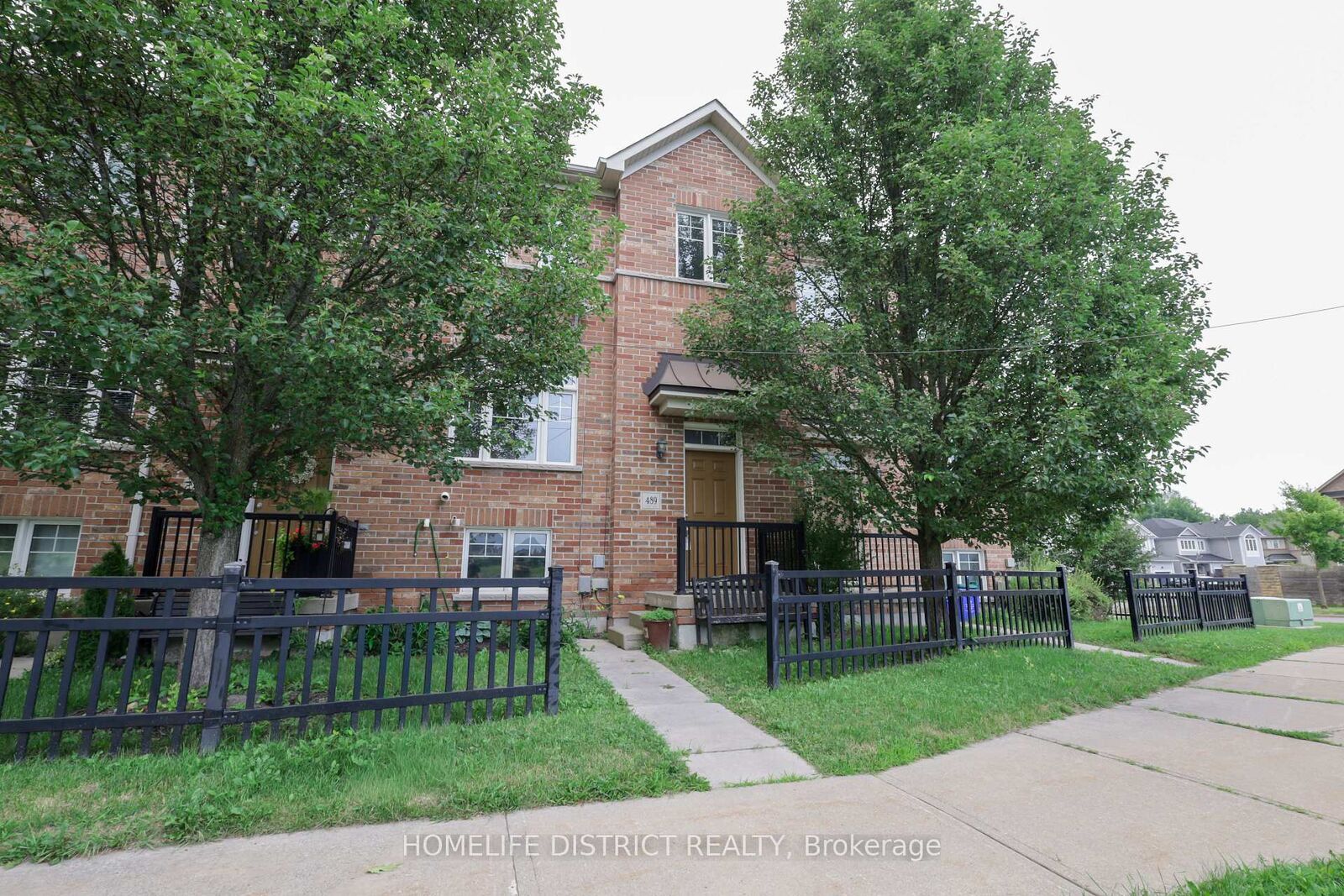 Property Photo: 489 Mearns Avenue ON L1C 5M5