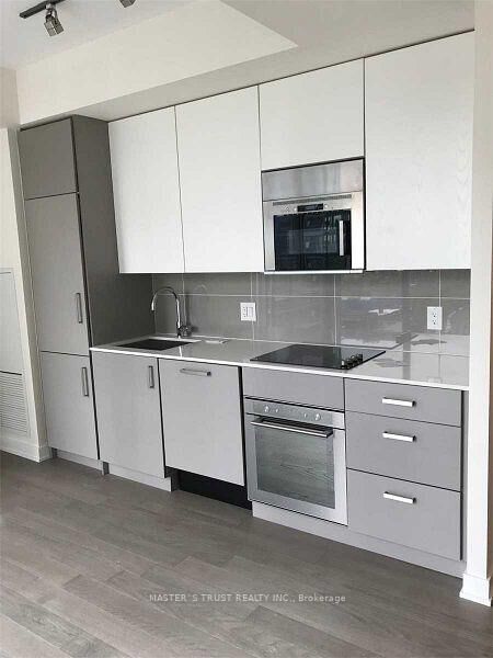 Property Photo:  17 Dundonald Street 1102  ON M4Y 0E4 