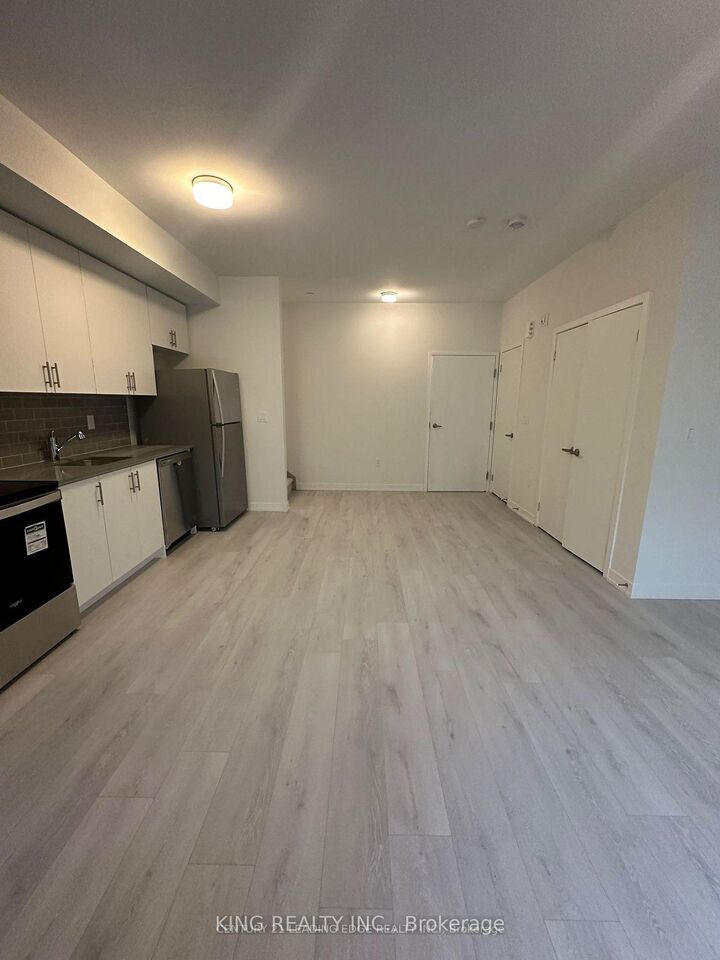 Property Photo:  3409 Ridgeway Drive 32  ON L5L 0B9 
