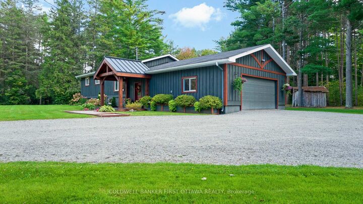 Property Photo:  725 Drummond Con 5B Concession  ON K7H 3C8 