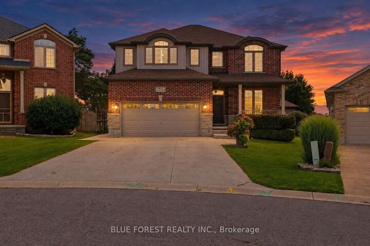 Property Photo:  813 Deer Ridge Place  ON N6H 0C1 