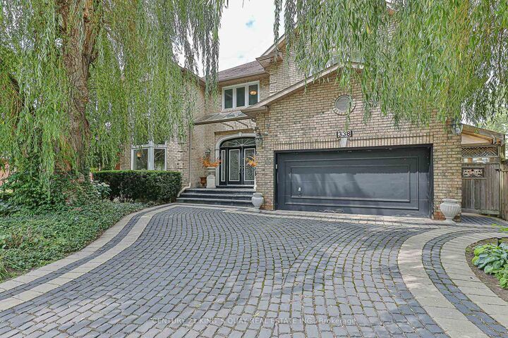 Photo de la propriété: 338 McKee Avenue ON M2N 4E5