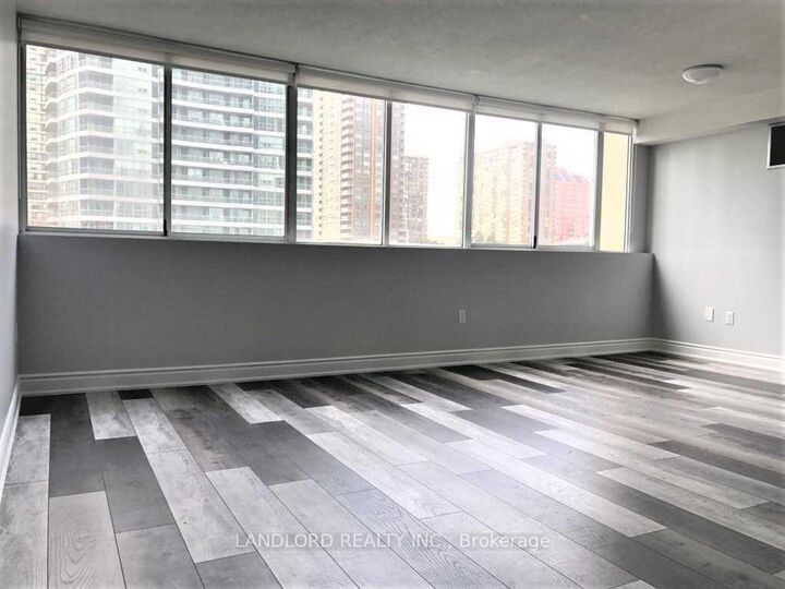 Property Photo:  3590 Kaneff Crescent 405  ON L5A 3X3 