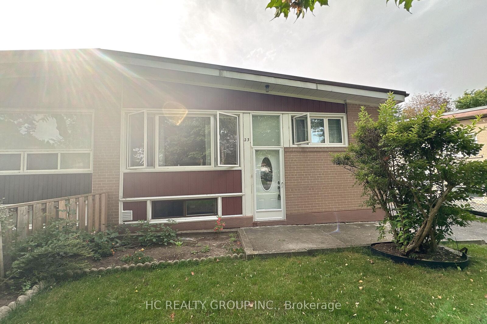 Property Photo:  23 Pynford Crescent Basement  ON M3A 1W7 