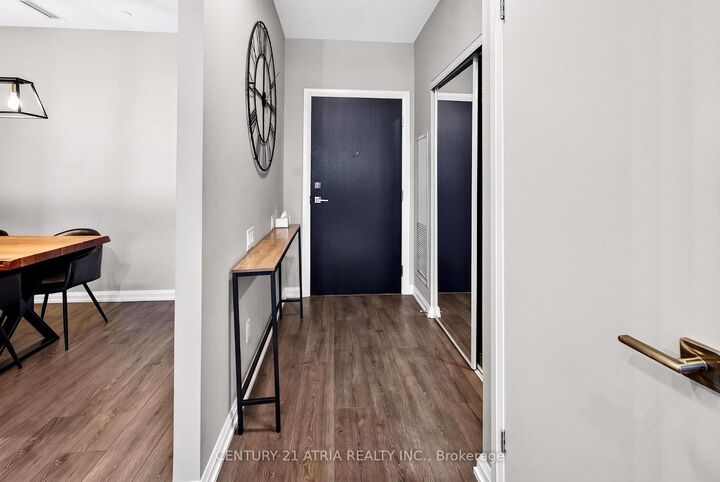 Property Photo:  4208 Dundas Street W 509  ON M8X 0B1 