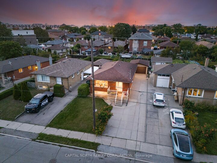 Property Photo:  152 Katherine Road  ON M3K 1J7 