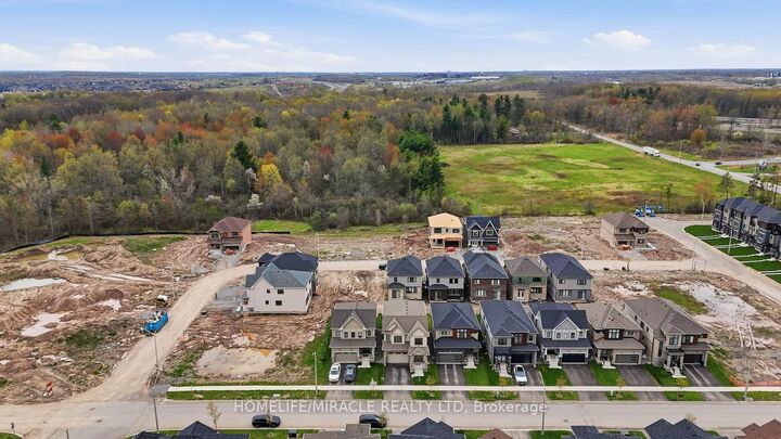 Property Photo:  106 Higgins Avenue  ON L3B 0K8 