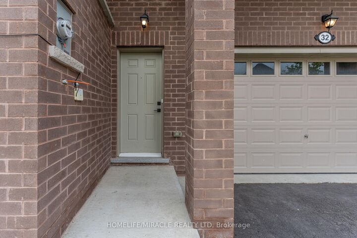 Property Photo:  32 Alan Williams Trail  ON L9P 0R6 