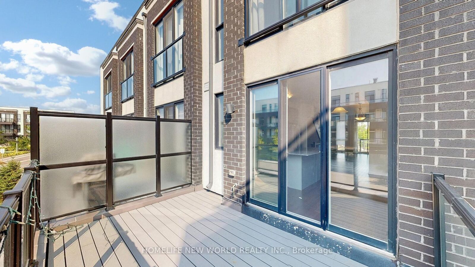 Property Photo:  1697 Bur Oak Avenue  ON L6E 0V2 