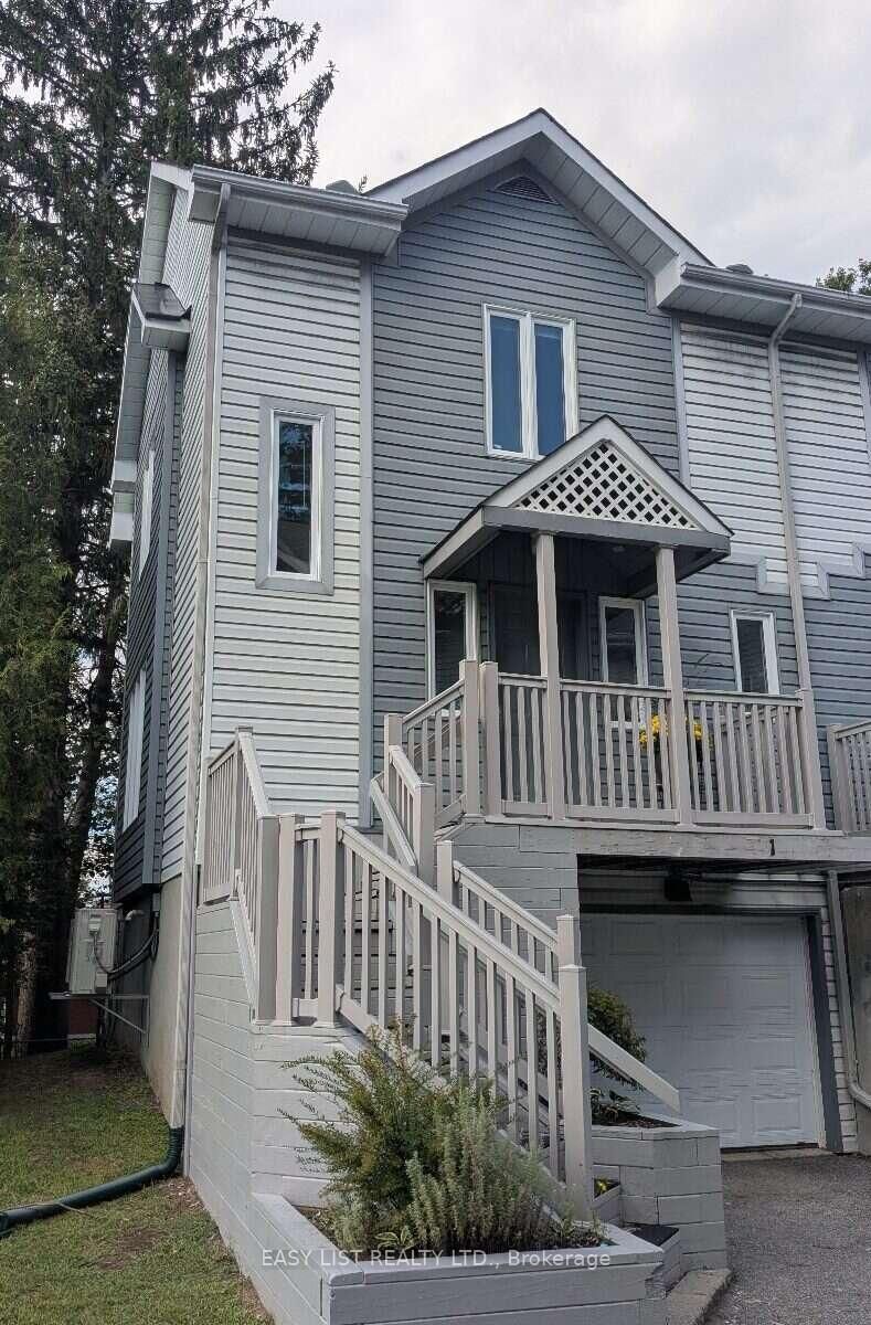 Property Photo:  817 High Street 1  ON K2B 6C3 