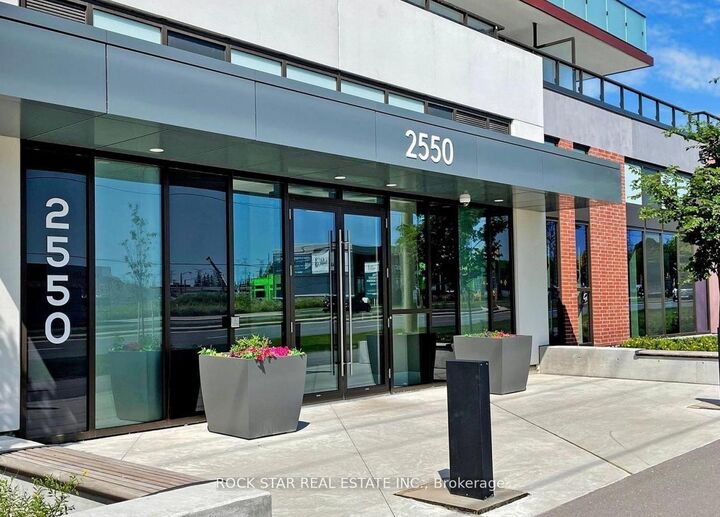 Property Photo:  2550 Simcoe Street N 1817  ON L1L 0R5 