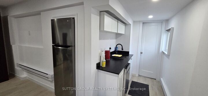 Property Photo: 290 Morden Road Suite G ON L6K 2S5