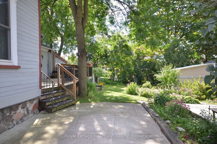 Property Photo:  32 Rattenbury Street W  ON N0M 1L0 