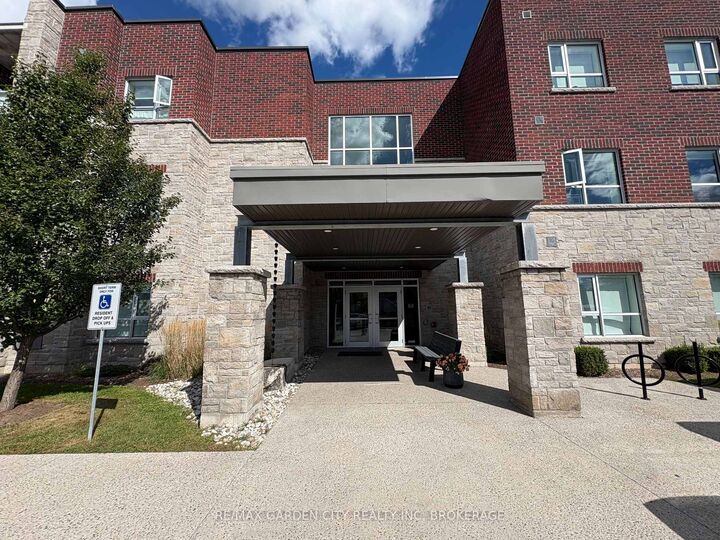 Property Photo:  529 South Pelham Road 304  ON L3C 0H7 