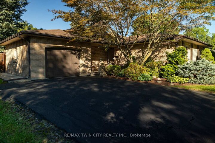 Property Photo:  78 Berkley Crescent  ON N3Y 2K5 
