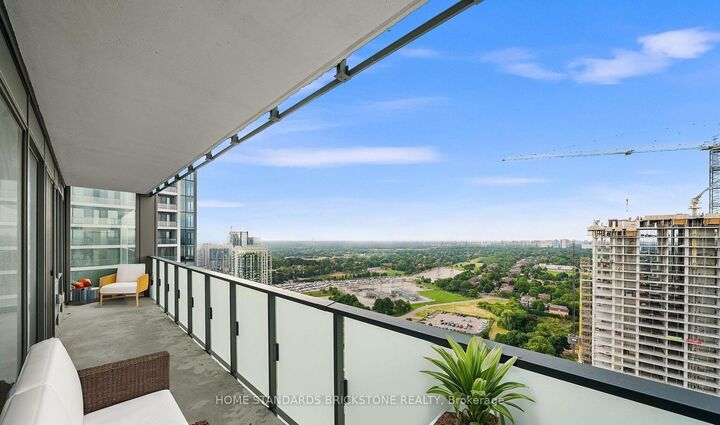 Property Photo:  7 Golden Lion Heights N2208  ON M2M 4E7 