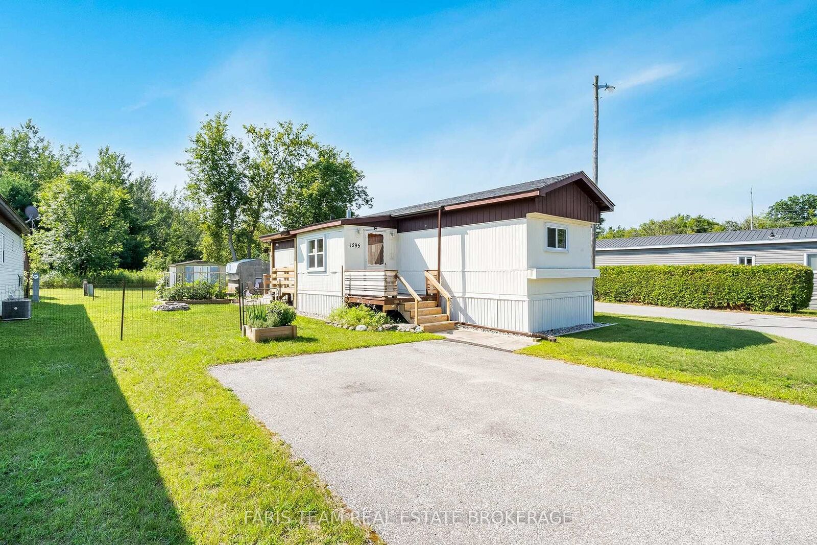 Property Photo:  1295 Hilltop Road  ON L3V 0V1 
