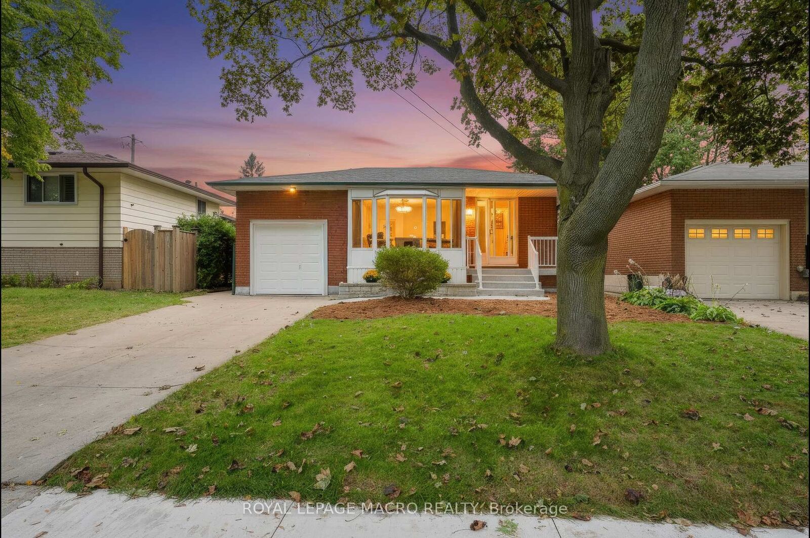 Property Photo:  15 Clearwater Drive  ON L9C 2K1 