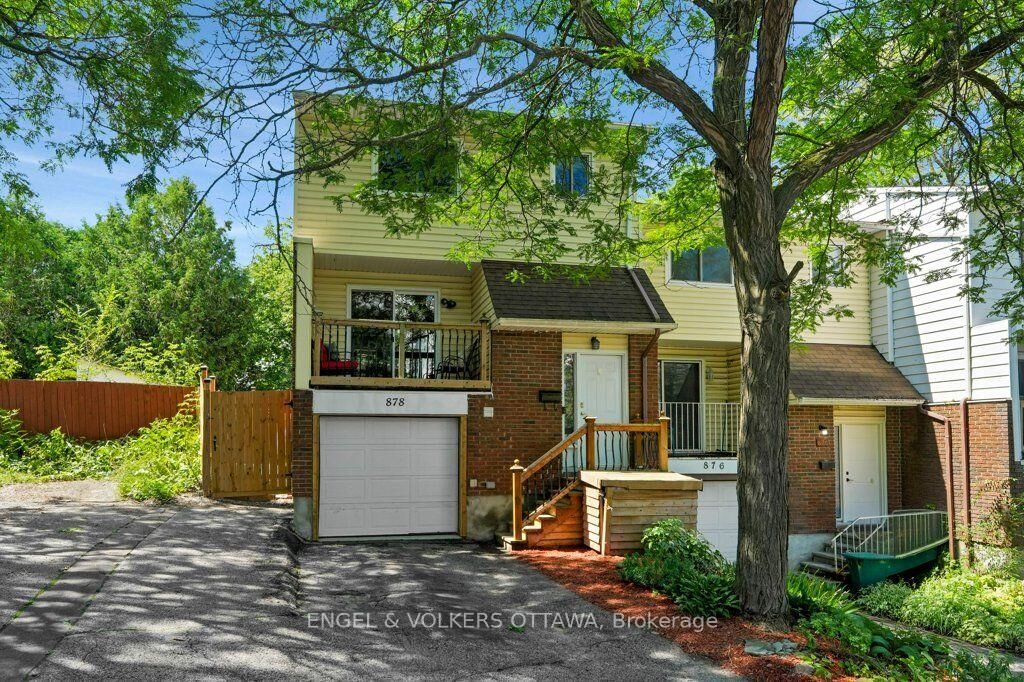 Property Photo:  878 Grenon Avenue  ON K2B 6G3 