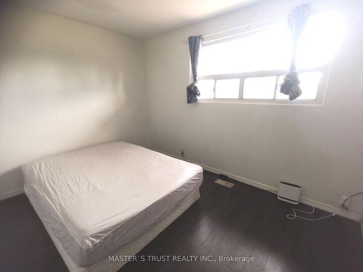 Property Photo:  6 Cross Hill Road  ON M1T 3E4 