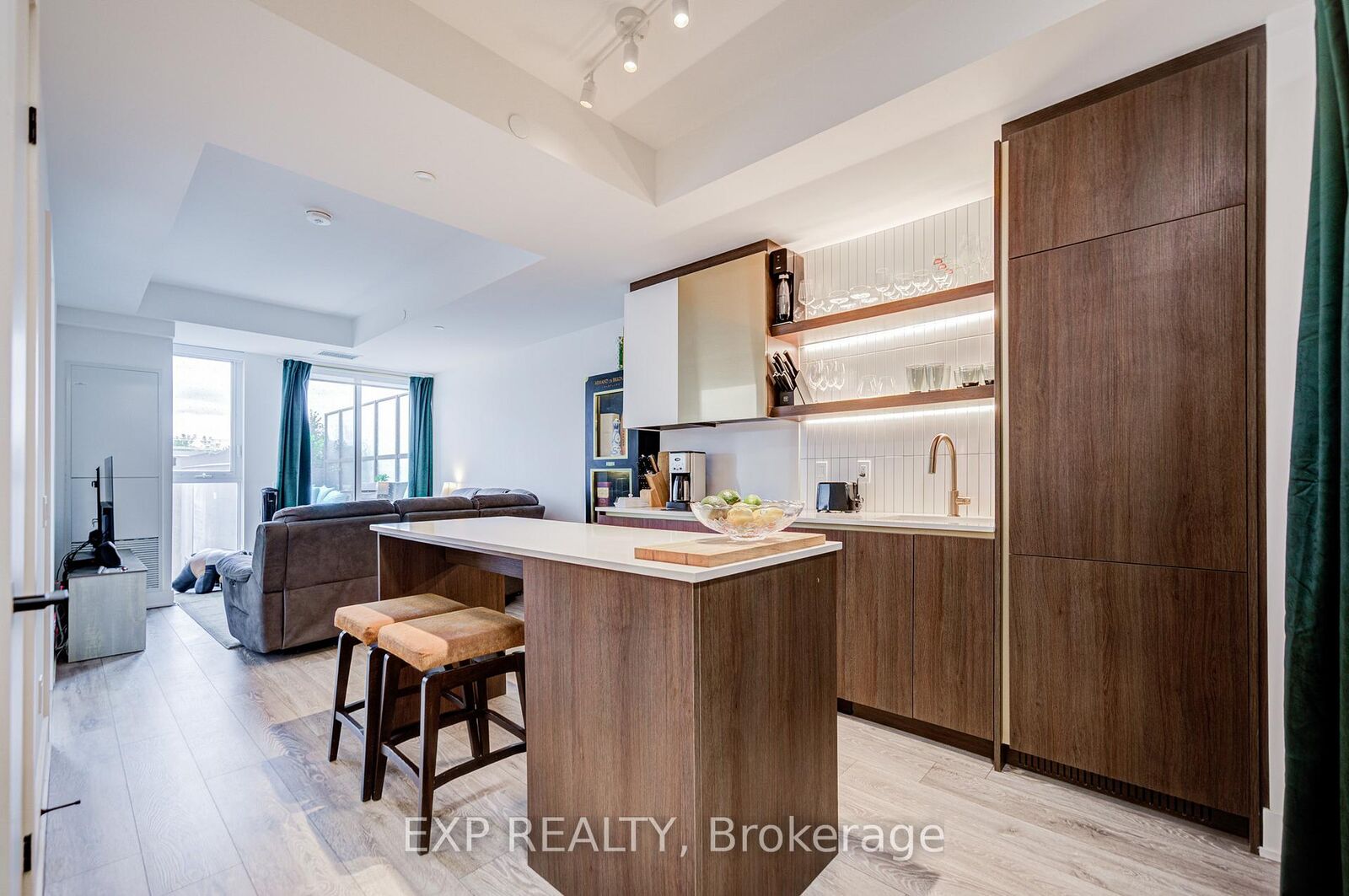 Property Photo:  1285 Queen Street E 211  ON M4L 1C2 