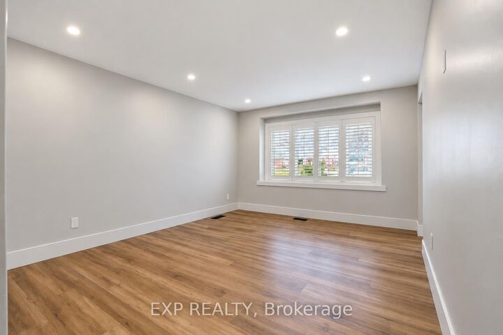 Property Photo:  329 Rosedale Avenue 1  ON L8K 4N9 