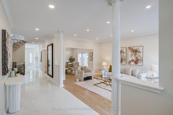 Photo de la propriété: 118 Village Gate Drive ON L6C 1W5