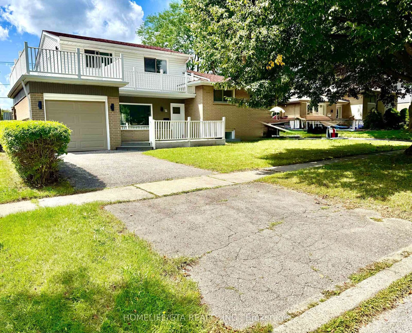 Property Photo:  14 Heatherwood Road  ON L1S 2K7 