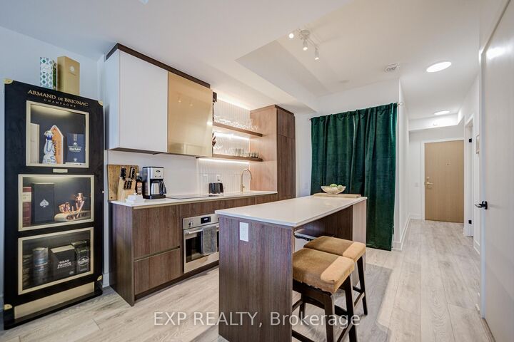 Property Photo:  1285 Queen Street E 211  ON M4L 1C2 